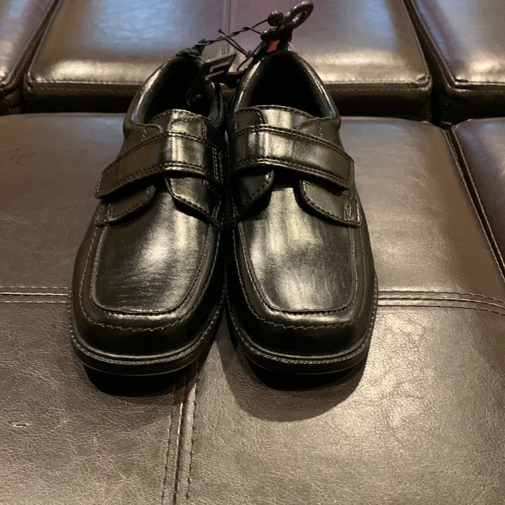 NWT toddler dress shoes, 11, black